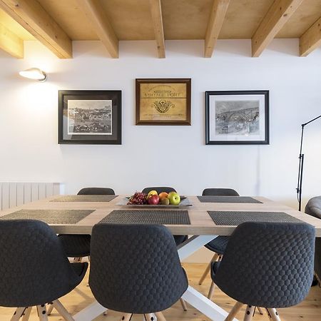 Lovelystay-Modern Loft City Center Порто Екстериор снимка