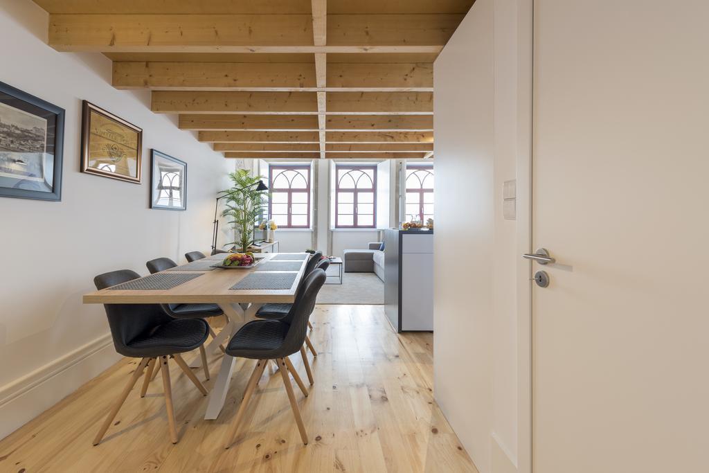 Lovelystay-Modern Loft City Center Порто Екстериор снимка
