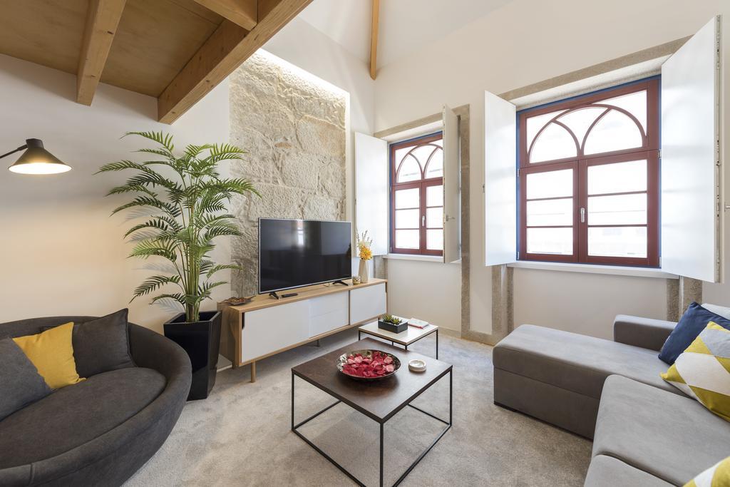 Lovelystay-Modern Loft City Center Порто Екстериор снимка