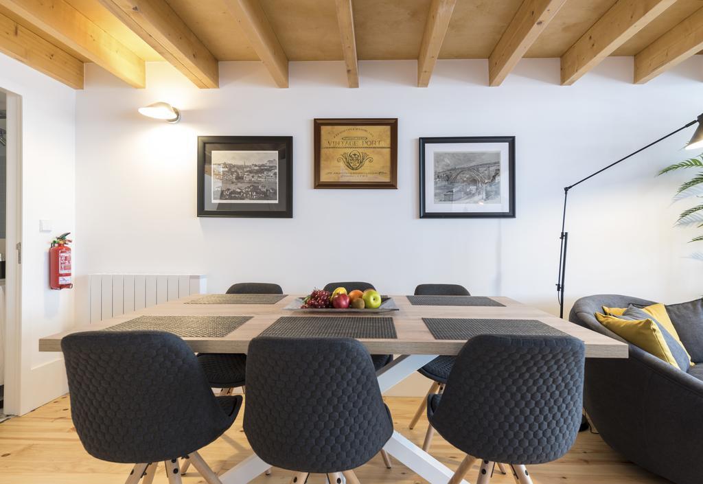 Lovelystay-Modern Loft City Center Порто Екстериор снимка