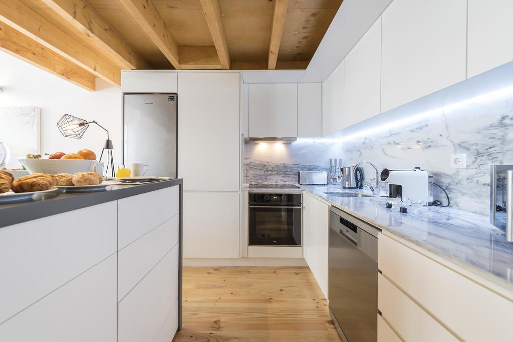 Lovelystay-Modern Loft City Center Порто Екстериор снимка
