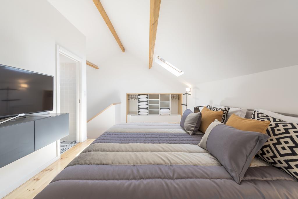 Lovelystay-Modern Loft City Center Порто Екстериор снимка