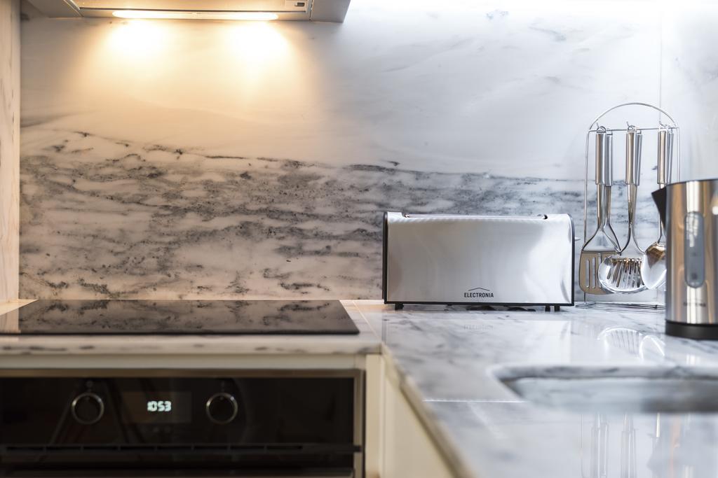 Lovelystay-Modern Loft City Center Порто Екстериор снимка