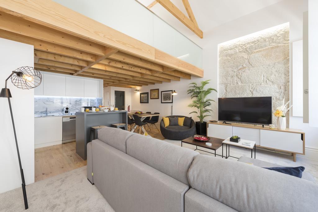 Lovelystay-Modern Loft City Center Порто Екстериор снимка