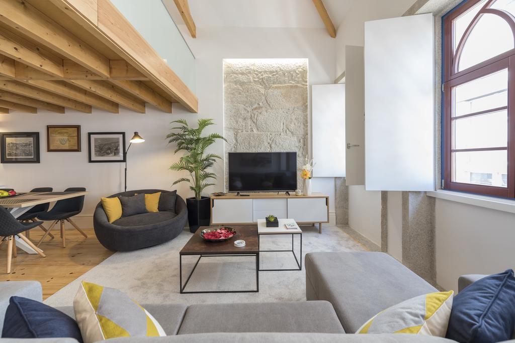 Lovelystay-Modern Loft City Center Порто Екстериор снимка