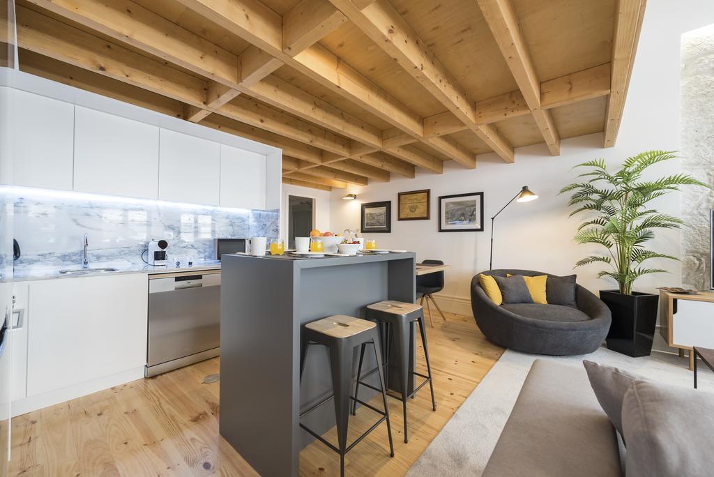 Lovelystay-Modern Loft City Center Порто Екстериор снимка