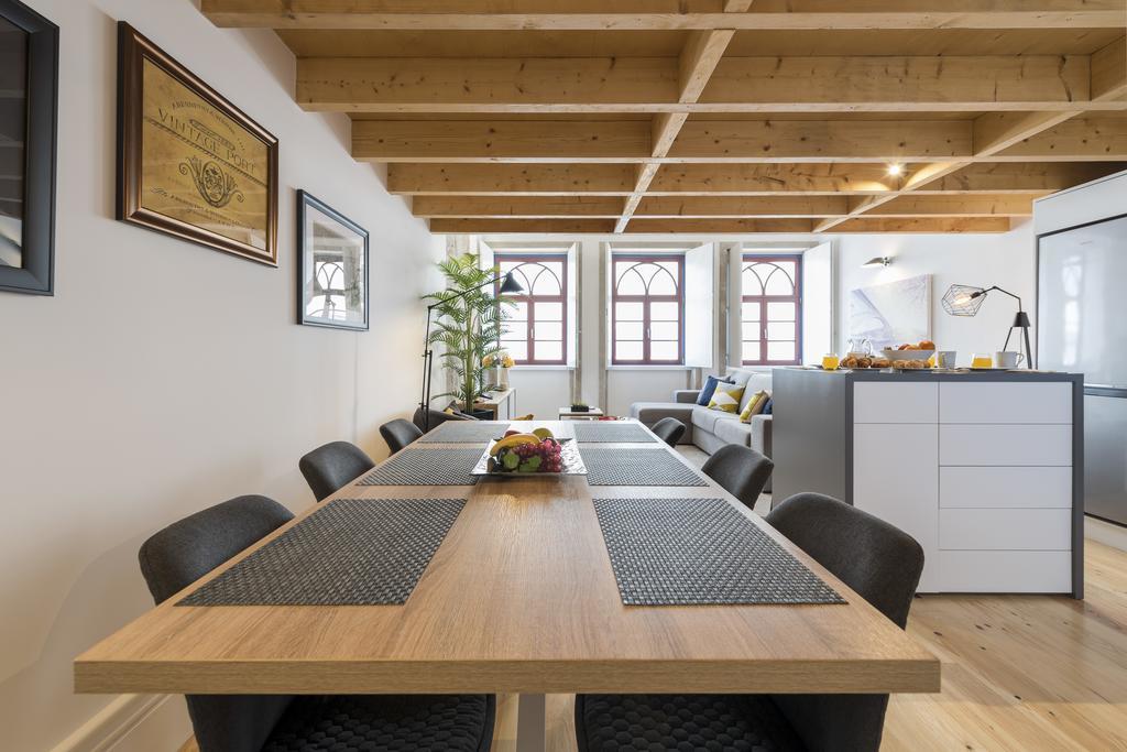 Lovelystay-Modern Loft City Center Порто Екстериор снимка